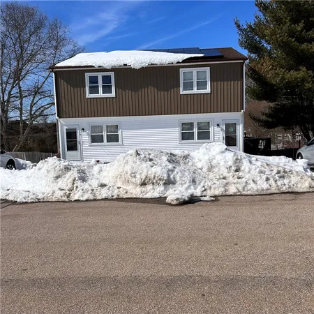 $1,750 | 19 Brandywine Drive, Unit 2, Westerly, RI 02891