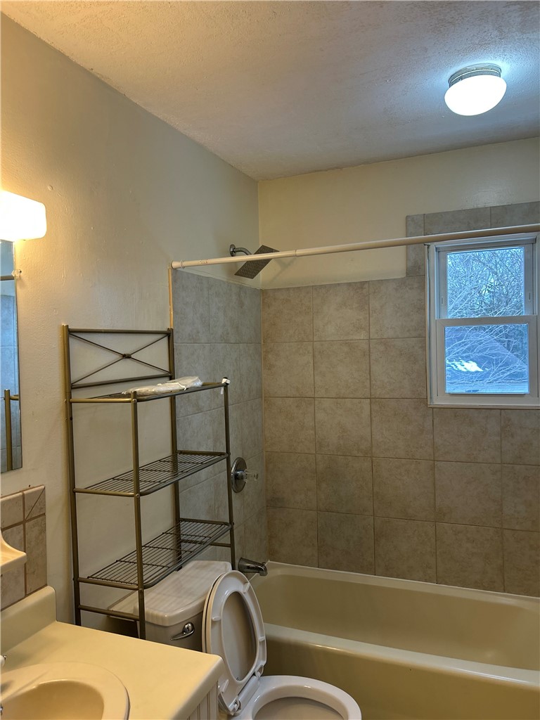 19 Brandywine Drive, Unit 2 Westerly, RI 02891 - Photo 9 of 10