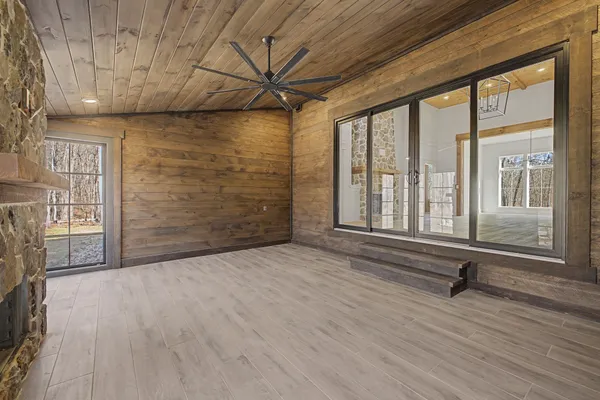 $1,857,000 | 1651 Lake Louisa Loop, Monteagle, TN 37356