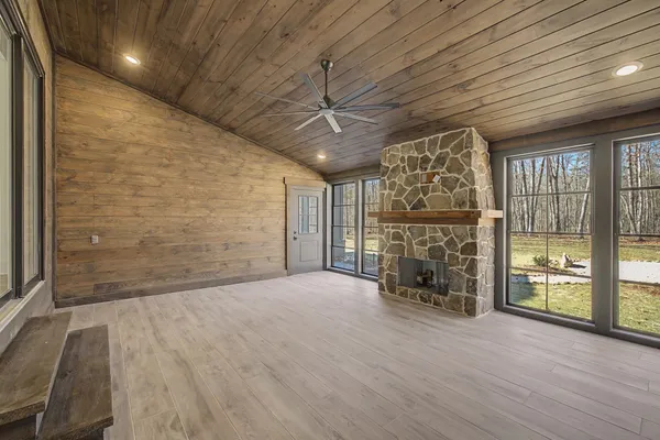 $1,857,000 | 1651 Lake Louisa Loop, Monteagle, TN 37356