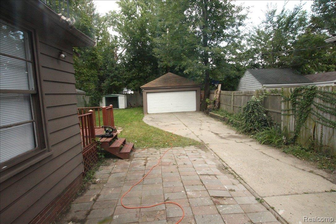 16734 Sunderland Road Detroit, MI 48219 - Photo 9 of 19 Backyard