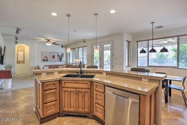 $4,400 | 8801 West Palmaire Avenue, Glendale, AZ 85305