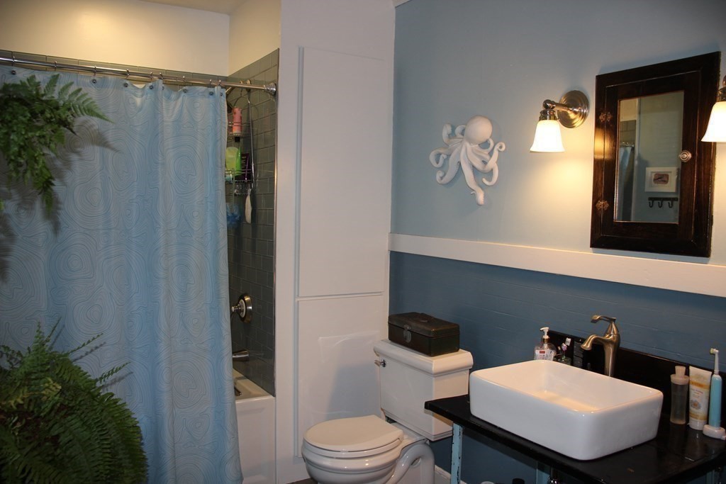 87 Maple Street Greenfield, MA 01301 - Photo 24 of 32