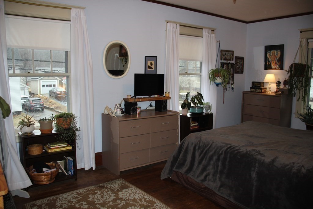 87 Maple Street Greenfield, MA 01301 - Photo 28 of 32