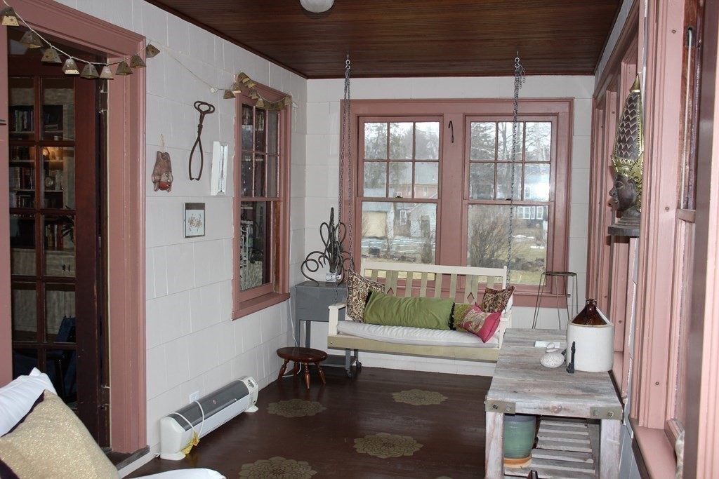 87 Maple Street Greenfield, MA 01301 - Photo 10 of 32