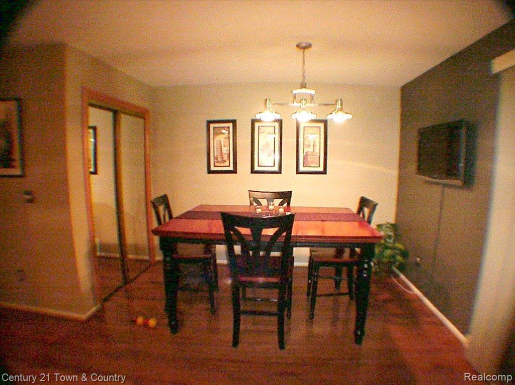 2225 Siboney Court, Unit 50 Rochester, MI 48309 - Photo 5 of 11 BREAKFAST RM