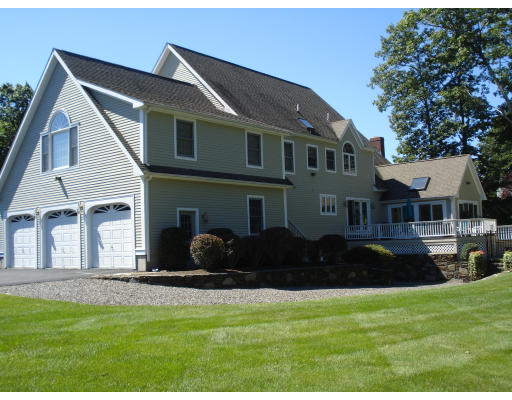 19 Howe Street Medway, MA 02053 - Photo 3 of 12 Gallery Image 3