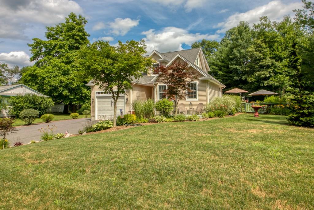 31 Bennett Road Wilbraham, MA 01095 - Photo 3 of 28
