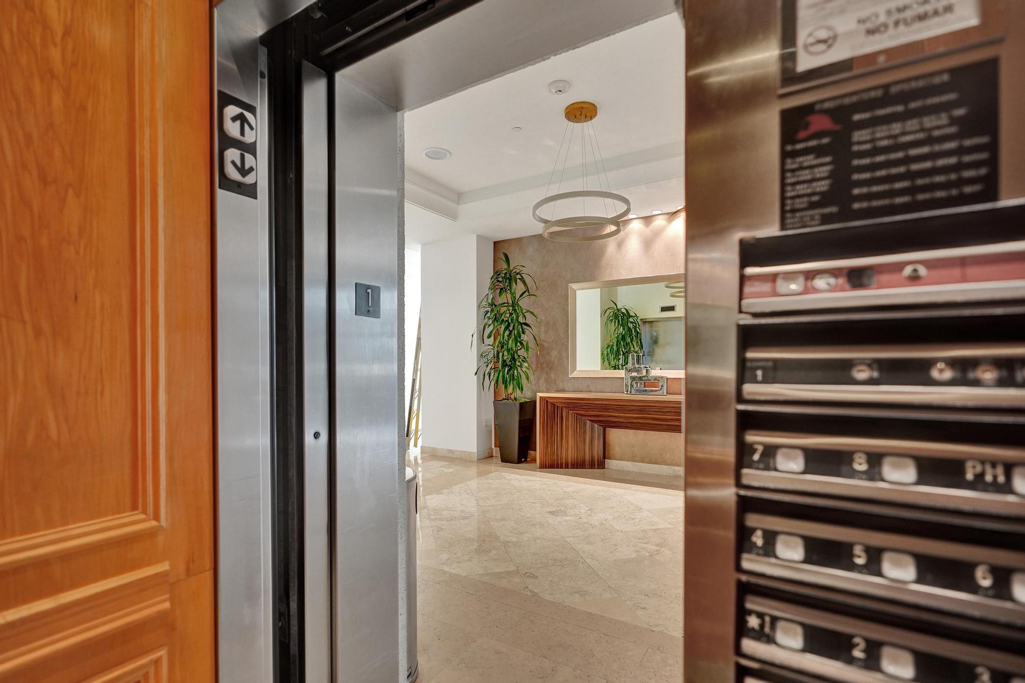 99 Southeast Mizner Boulevard, Unit 848 Boca Raton, FL 33432 - Photo 33 of 41 Elevator