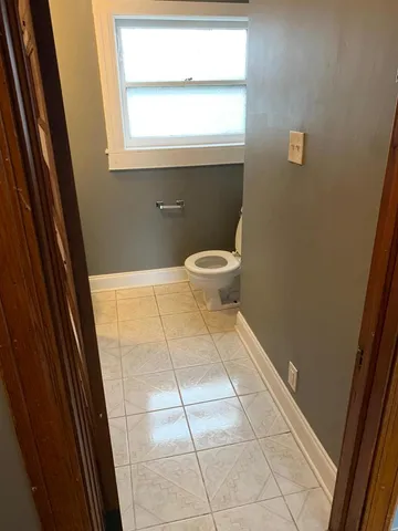 $1,100 | 355 West New York Street, Unit 3, Aurora, IL 60506
