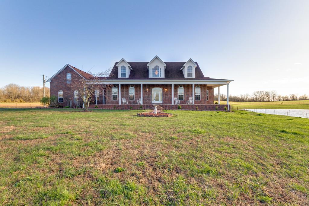 3960 Armstrong Road Springfield, TN 37172 - Photo 1 of 30 a view of a house with yard and sitting area