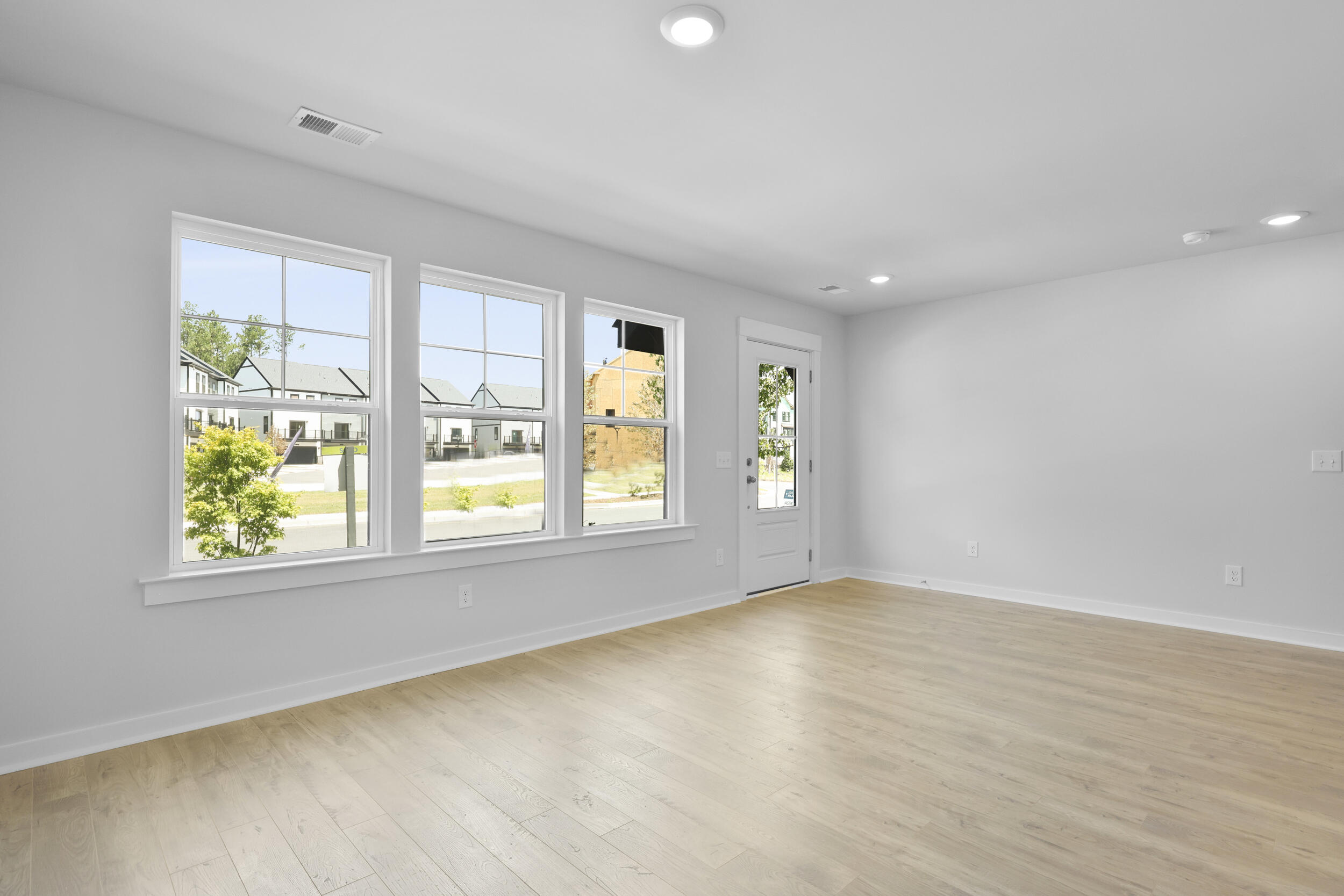 596 Scholar Way Summerville, SC 29486 - Photo 6 of 97 Entry Level Flex Space