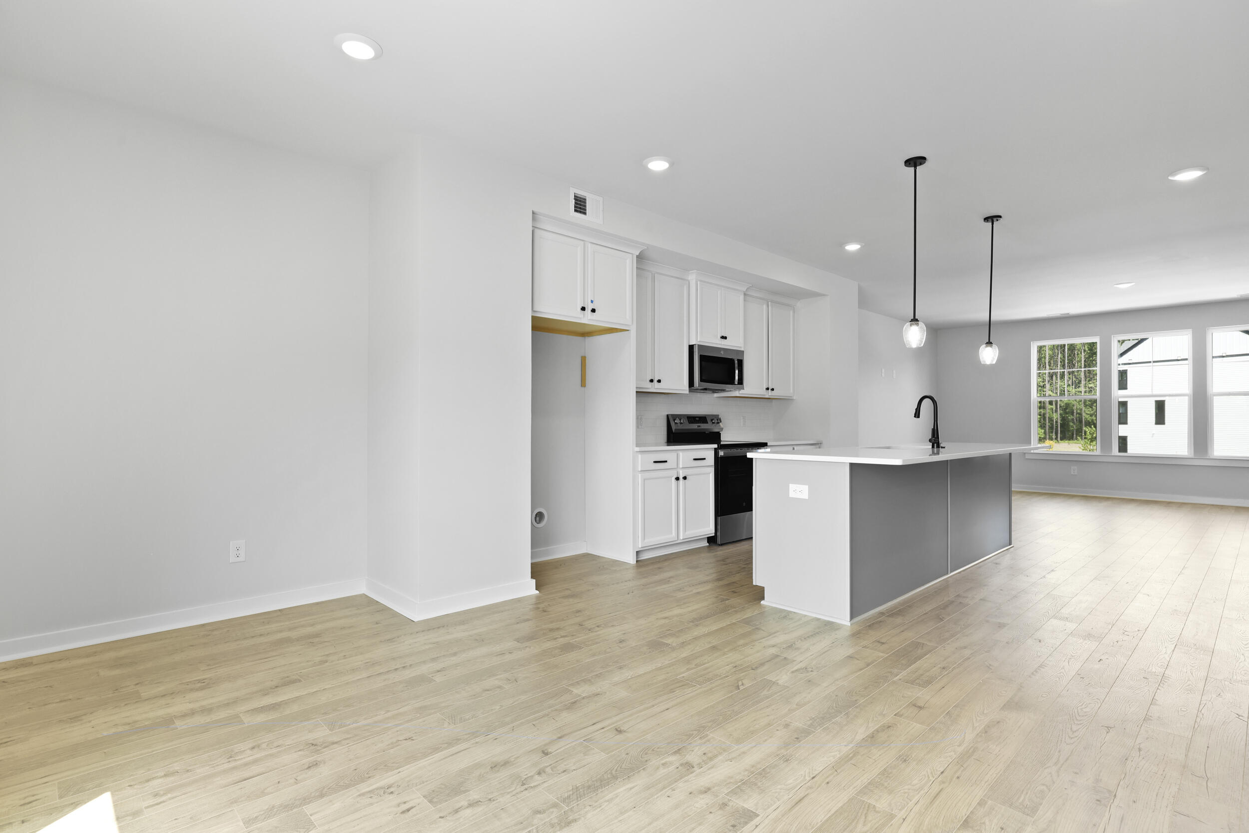596 Scholar Way Summerville, SC 29486 - Photo 10 of 97 Dining Area