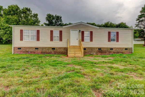 $1,400 | 3351 Appletree Court, Vale, NC 28168