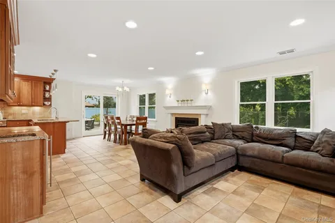 $1,385,000 | 20 Lamesa Avenue, Eastchester, NY 10709