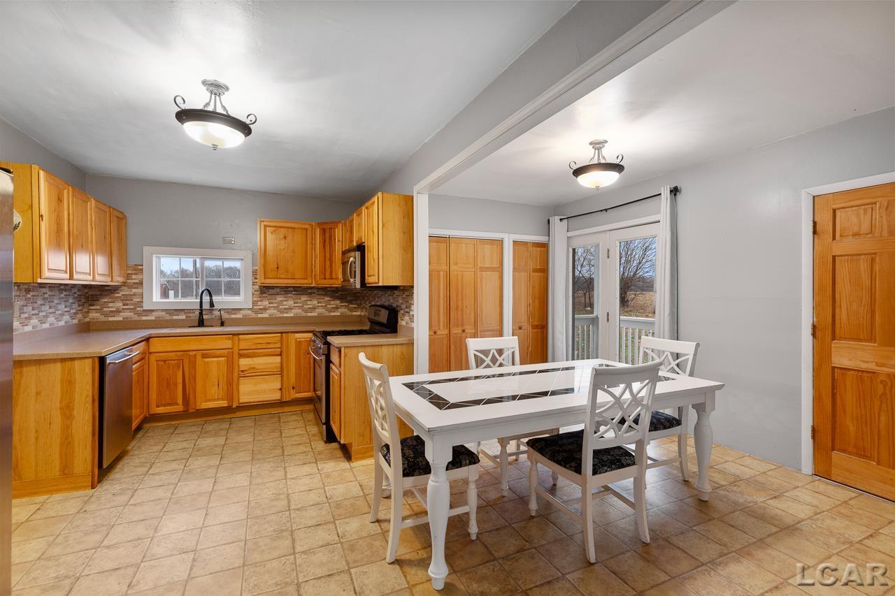 2711 Wheatland Road Pittsford, MI 49271 - Photo 19 of 51 50163619-2ab21ab4-b44c-4aca-a301-e47ed64933b9.JPG