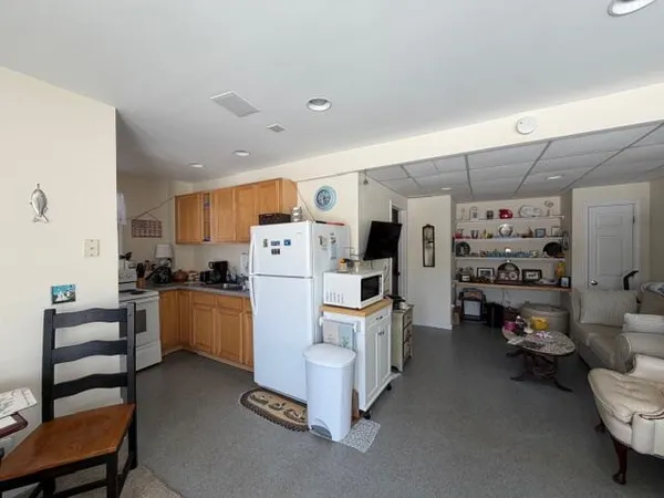 $384,500 | 24 Jason Circle, Boothbay, ME 04537