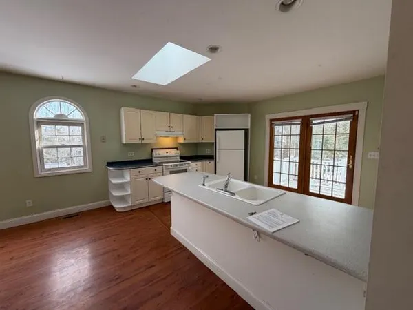 $384,500 | 24 Jason Circle, Boothbay, ME 04537