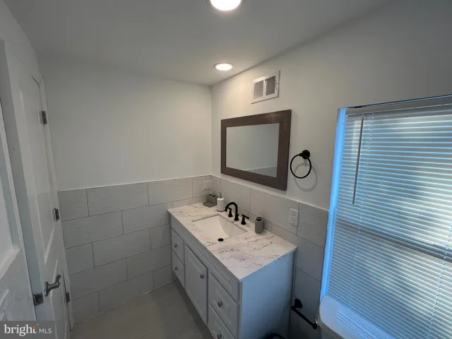 $3,500 | 220 Lakeview Avenue, Haddonfield, NJ 08033