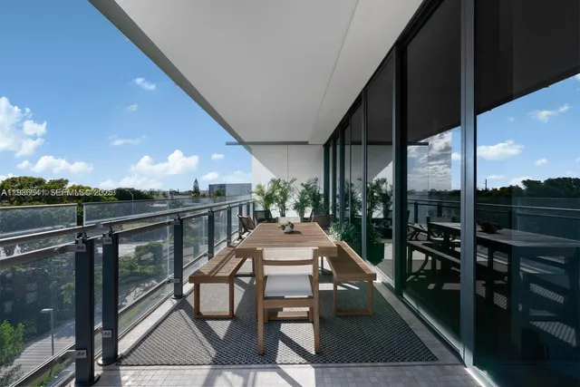 $25,000 | 8701 Collins Avenue, Unit 404, Miami Beach, FL 33154