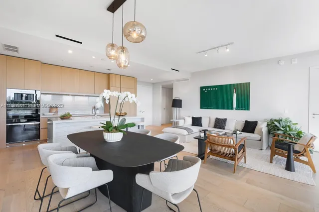 $25,000 | 8701 Collins Avenue, Unit 404, Miami Beach, FL 33154