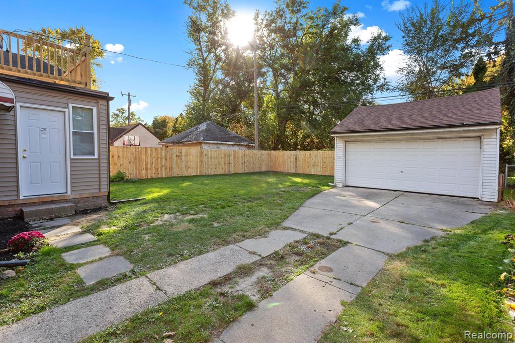 15043 Greenview Road Detroit, MI 48223 - Photo 35 of 41