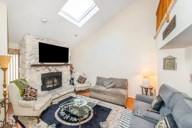 $430,000 | 107 Nightingale Court, Old Bridge, NJ 08857