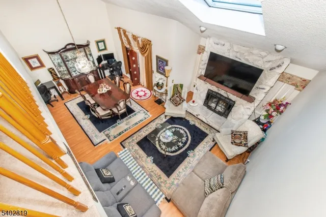 $430,000 | 107 Nightingale Court, Old Bridge, NJ 08857