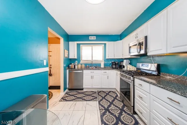 $430,000 | 107 Nightingale Court, Old Bridge, NJ 08857