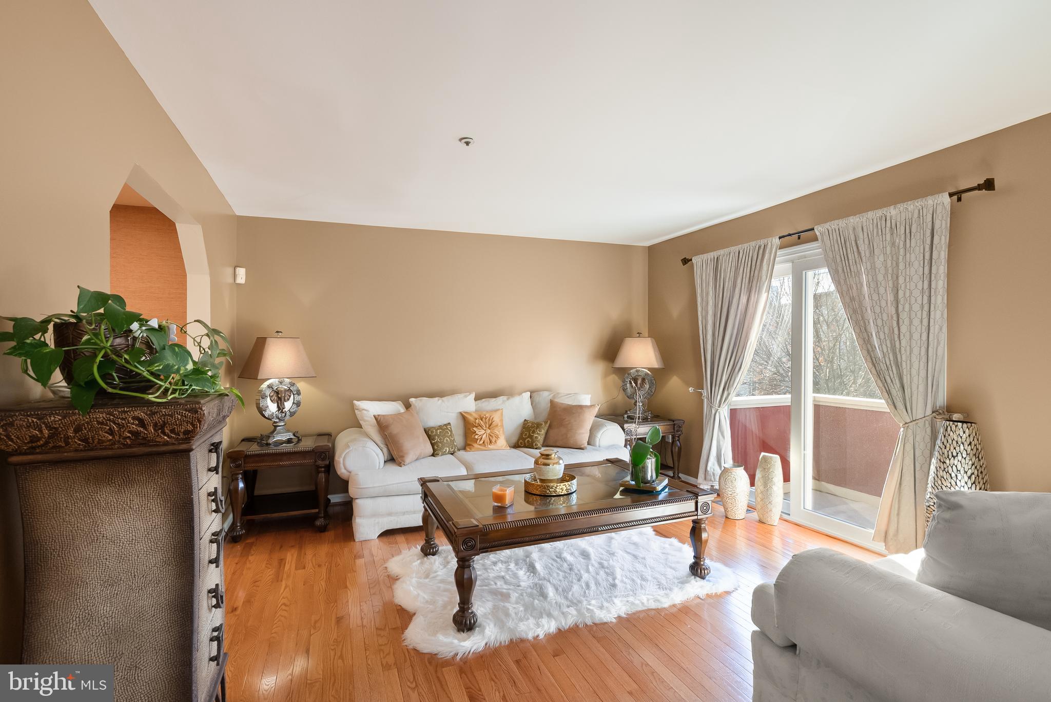 9100 Hardesty Drive Clinton, MD 20735 - Photo 11 of 72 Living Room