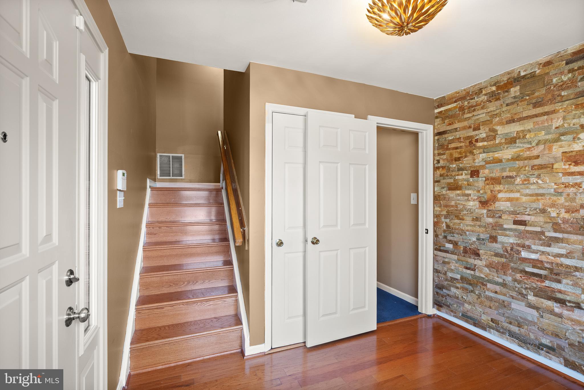 9100 Hardesty Drive Clinton, MD 20735 - Photo 8 of 72 Entry Foyer