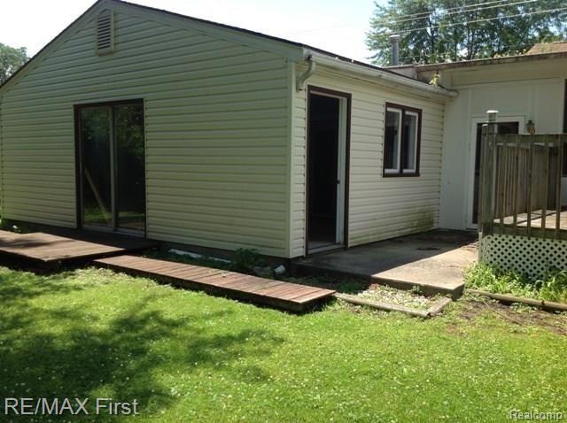 28591 Cotton Road New Baltimore, MI 48047 - Photo 36 of 37 workshop-office rear view.jpg