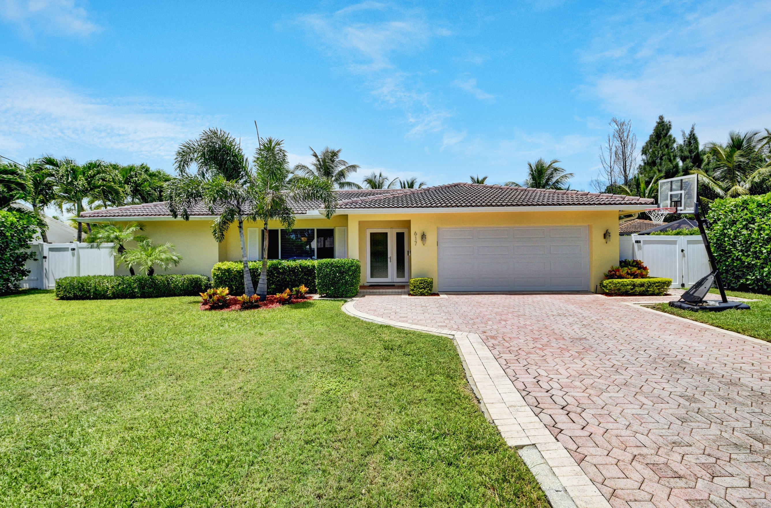 617 Northwest 10th Court Boca Raton, FL 33486 - Photo 2 of 54 Large pavered driveway