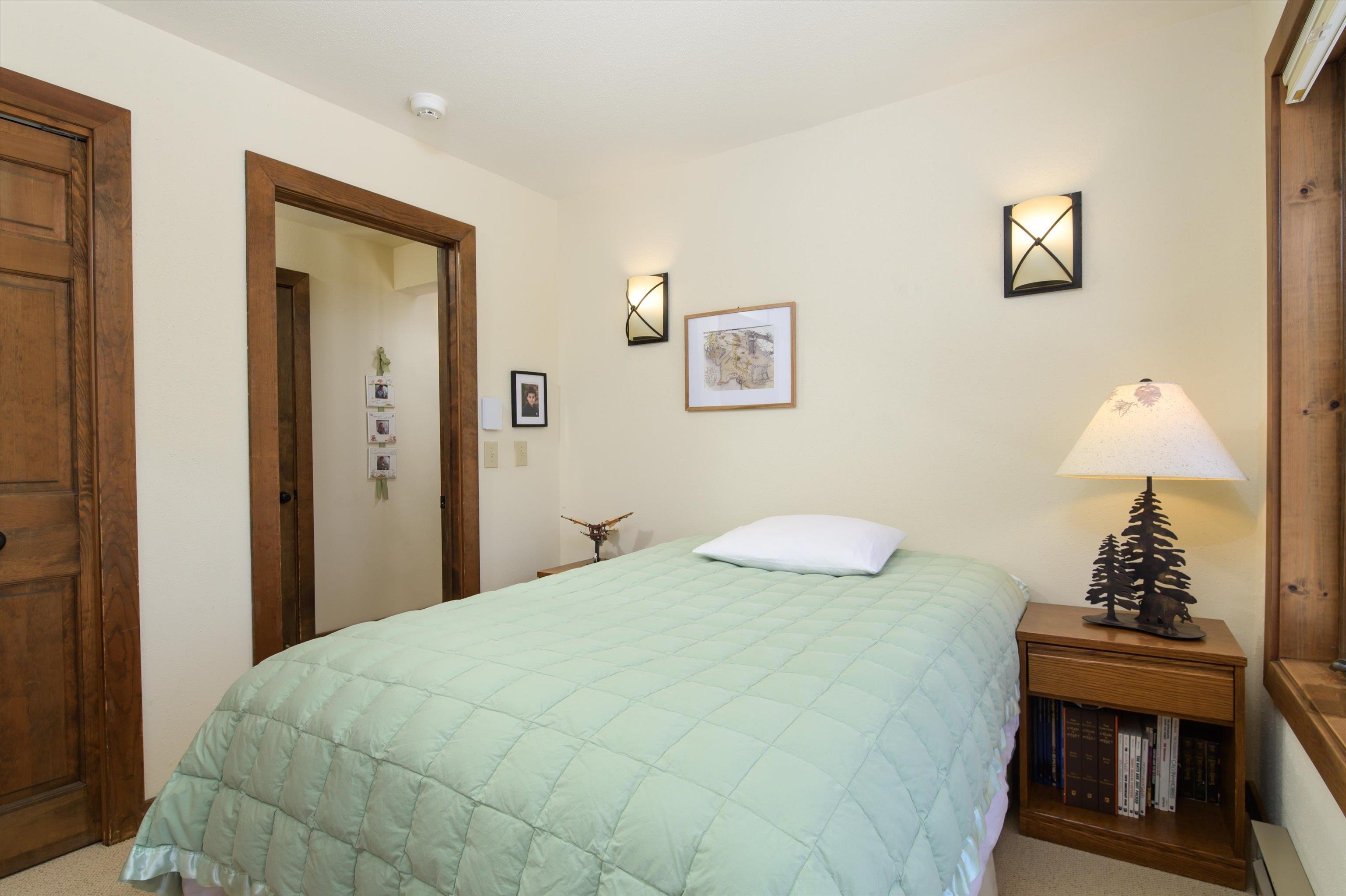 879 East Ash Road, Unit 5 Plymouth, VT 05056 - Photo 25 of 47