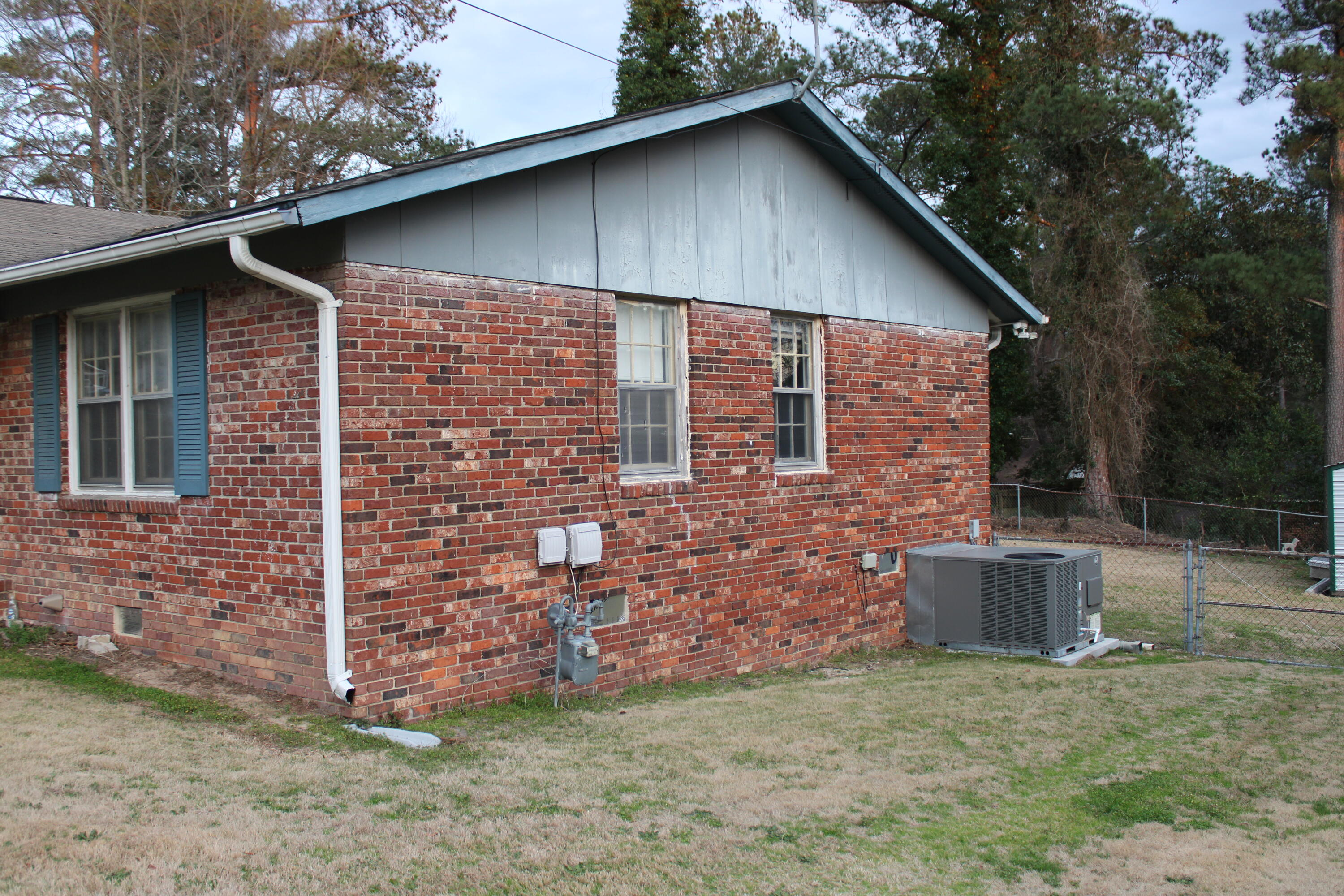 2224 Silverdale Road Augusta, GA 30906 - Photo 4 of 19 IMG_1196
