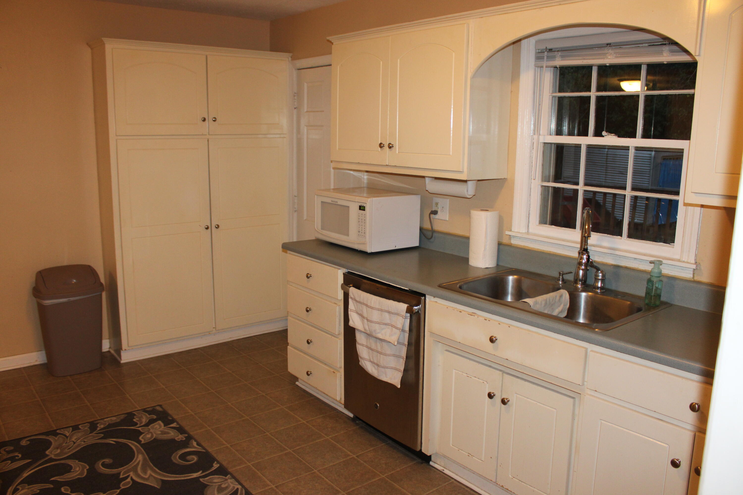 2224 Silverdale Road Augusta, GA 30906 - Photo 8 of 19 IMG_1203