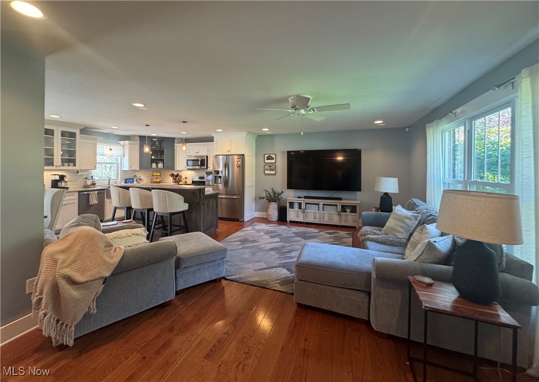 696 Inverness Road Akron, OH 44313 - Photo 2 of 48 Fabulous open Living Area