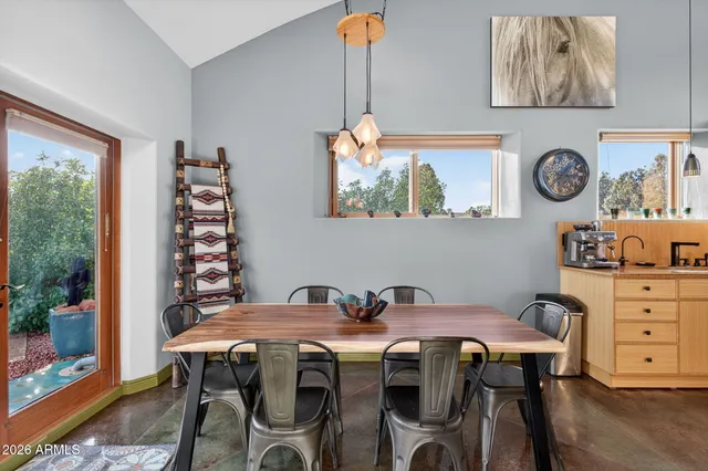 $1,595,000 | 230 Tabletop Road, Sedona, AZ 86336