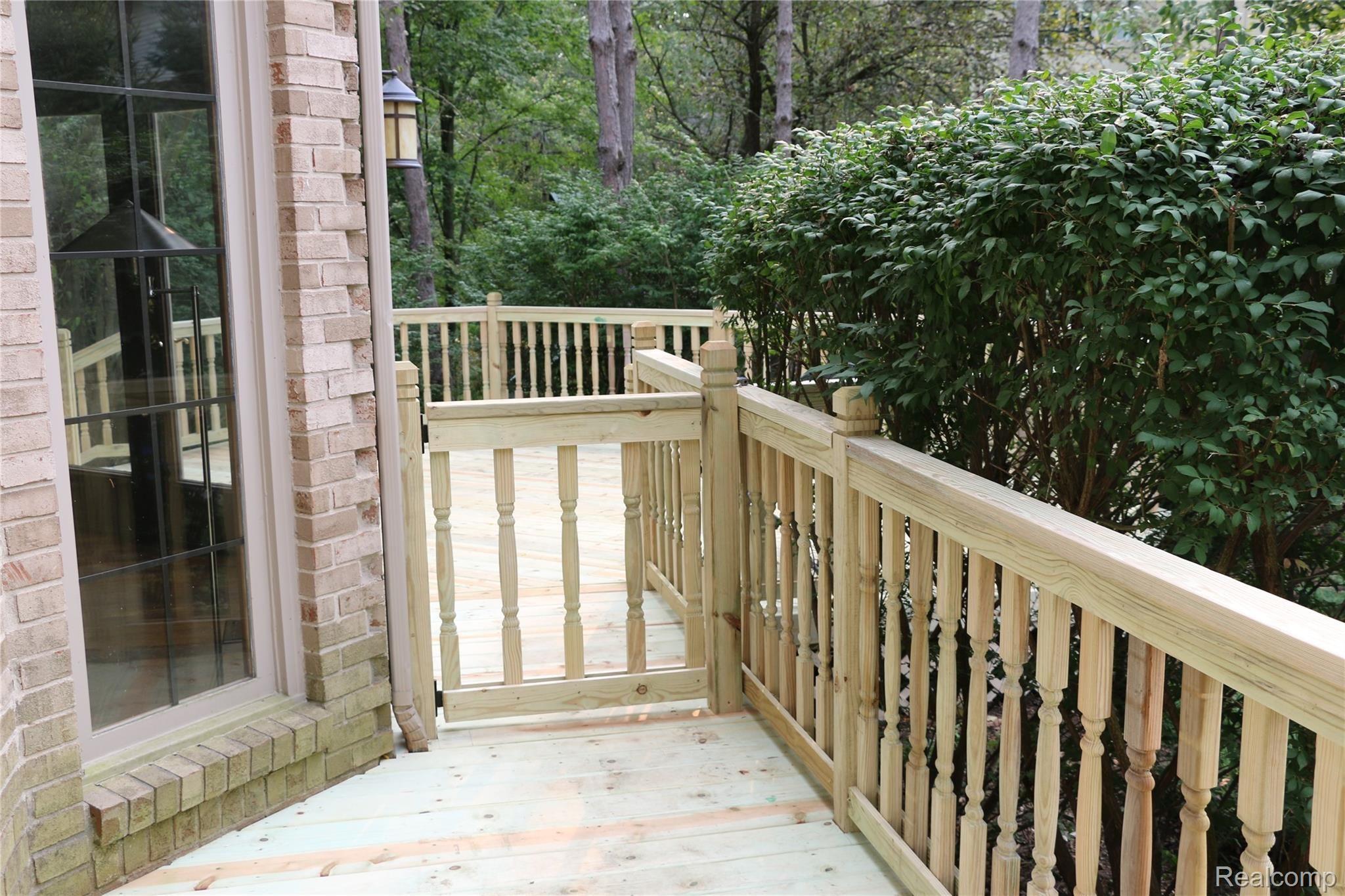 3660 Edinborough Drive Rochester, MI 48306 - Photo 15 of 68 Private wraparound deck