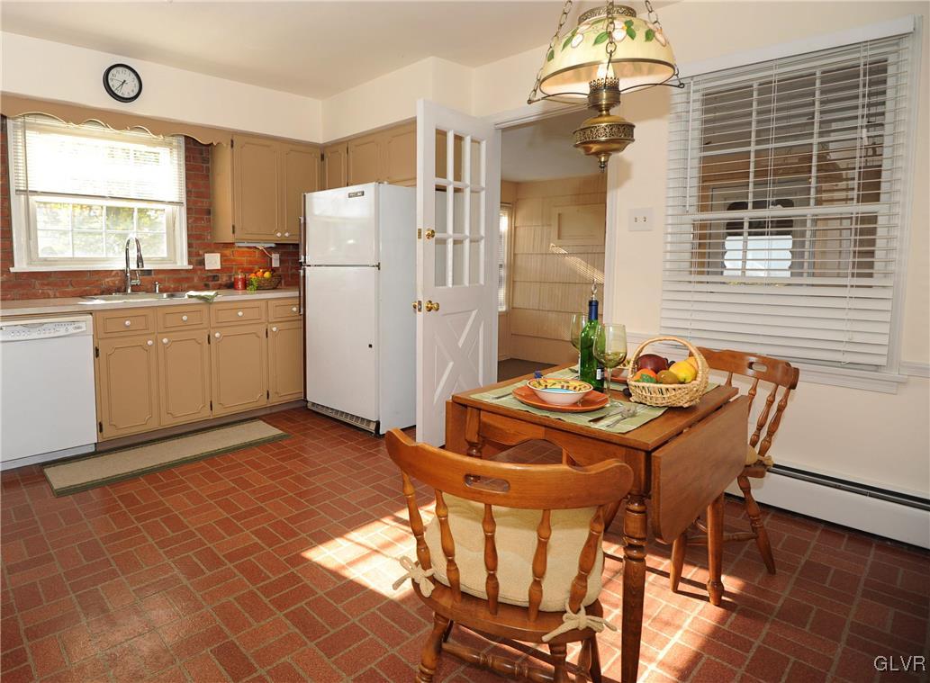 3776 Avon Road Allentown, PA 18104 - Photo 13 of 29 Gallery Image 13