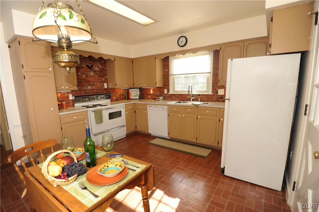 3776 Avon Road Allentown, PA 18104 - Photo 14 of 29 Gallery Image 14