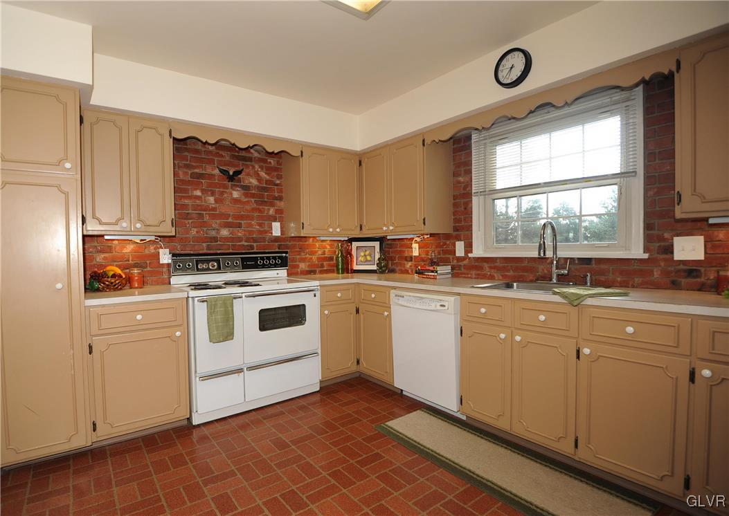 3776 Avon Road Allentown, PA 18104 - Photo 15 of 29 Gallery Image 15