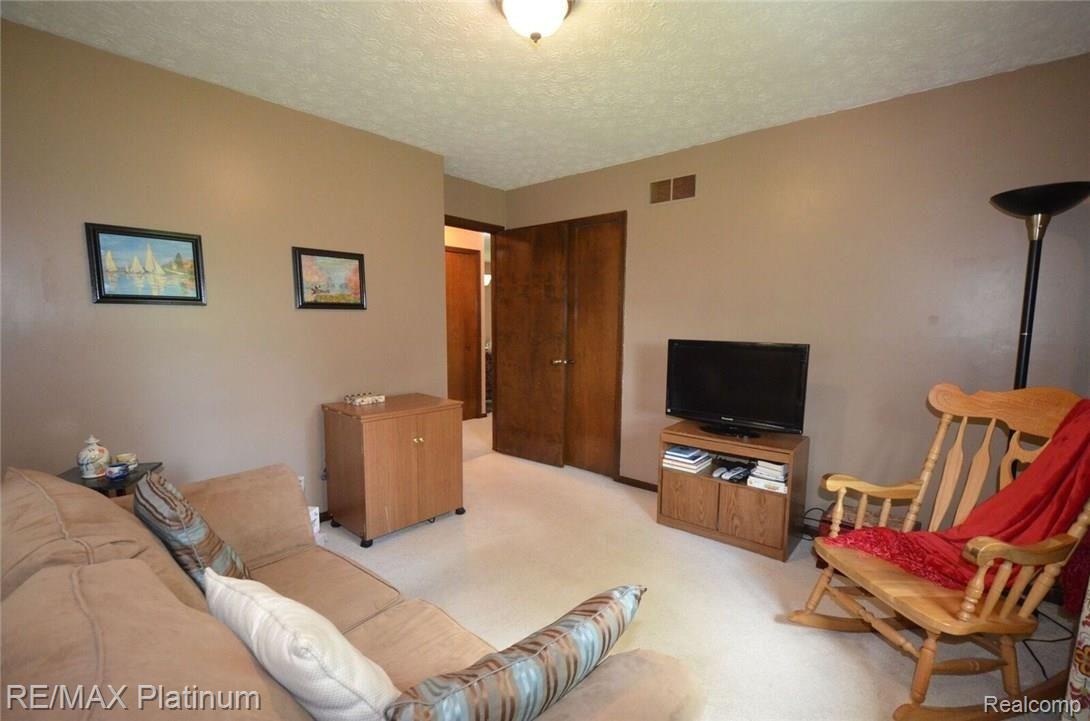 4726 East Clyde Road Howell, MI 48855 - Photo 23 of 35 4726 East Clyde Rd. Interior 48_preview