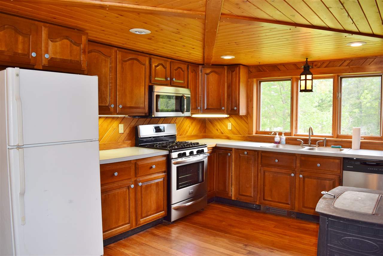 289 Meadows Road Jefferson, NH 03583 - Photo 4 of 39 Gallery Image 4