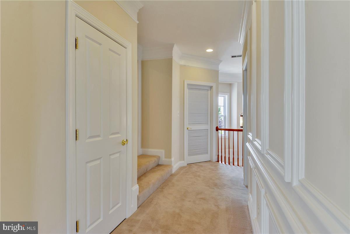 22817 Highcrest Circle Brambleton, VA 20148 - Photo 21 of 41