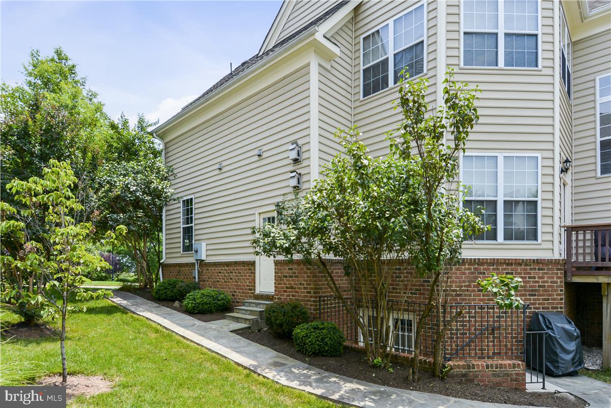 22817 Highcrest Circle Brambleton, VA 20148 - Photo 37 of 41