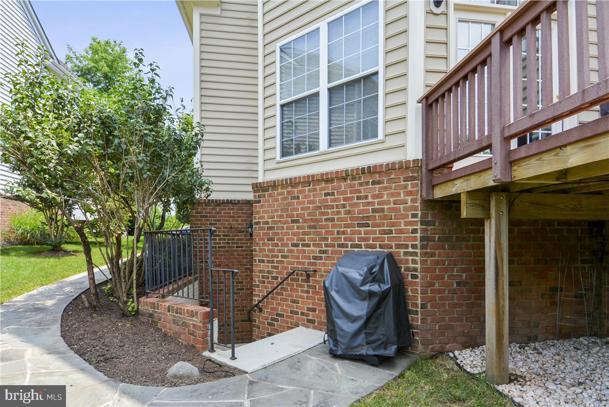 22817 Highcrest Circle Brambleton, VA 20148 - Photo 38 of 41