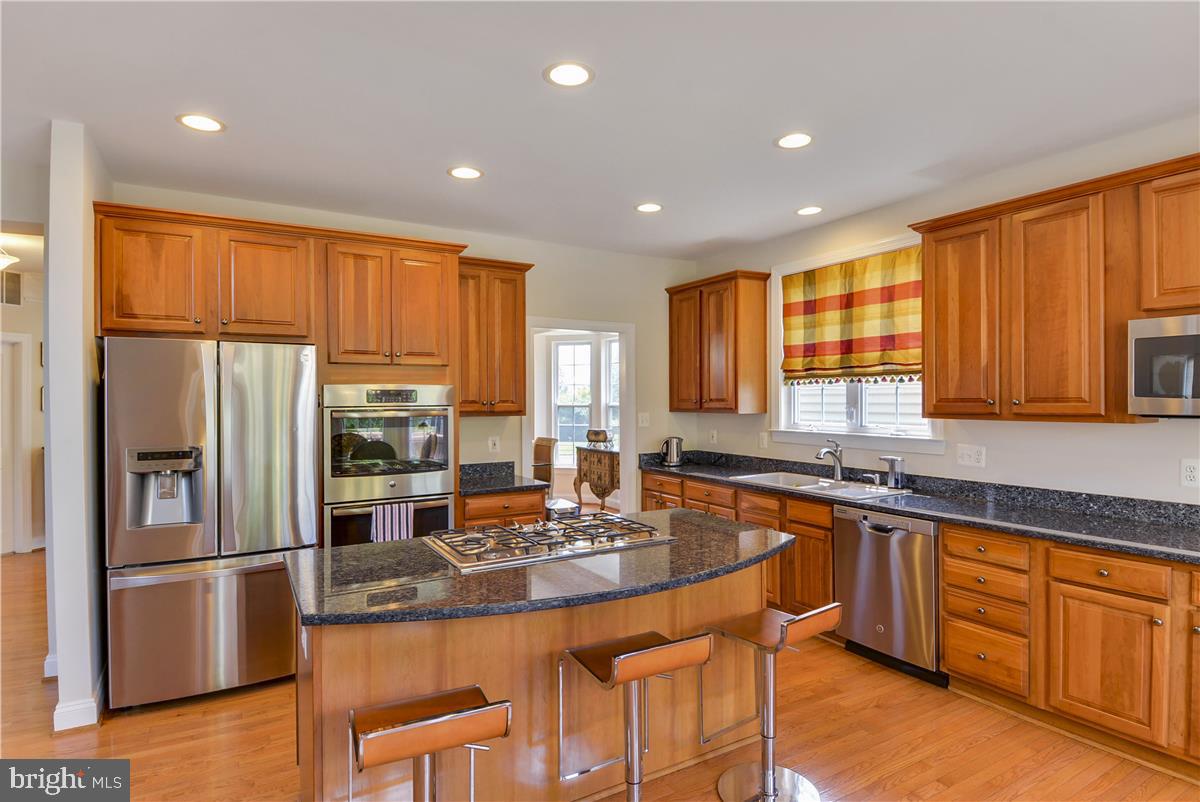 22817 Highcrest Circle Brambleton, VA 20148 - Photo 6 of 41