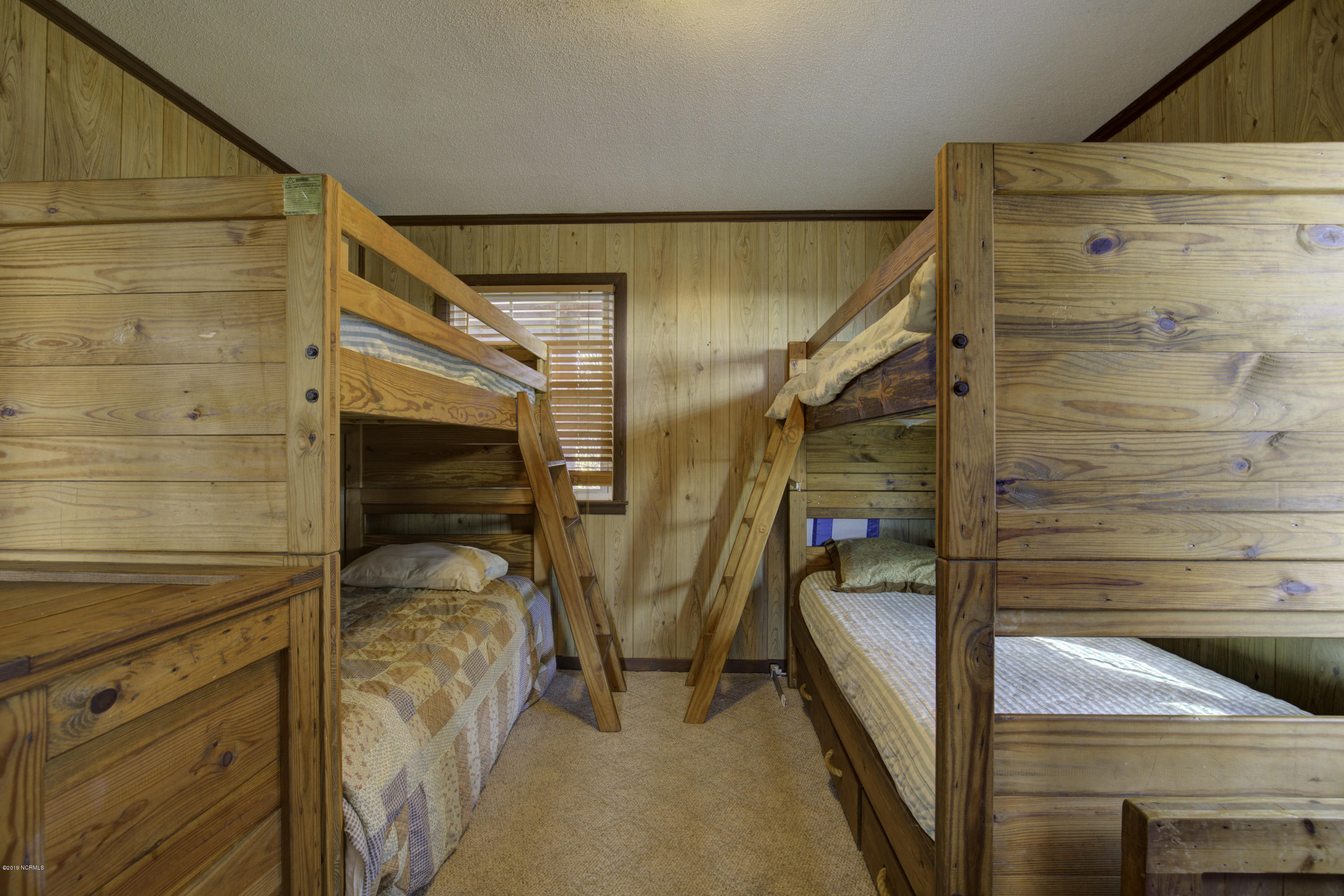 1675 New River Inlet Road North Topsail Beach, NC 28460 - Photo 24 of 32 1675 New River Inlet Road - Interiors_25