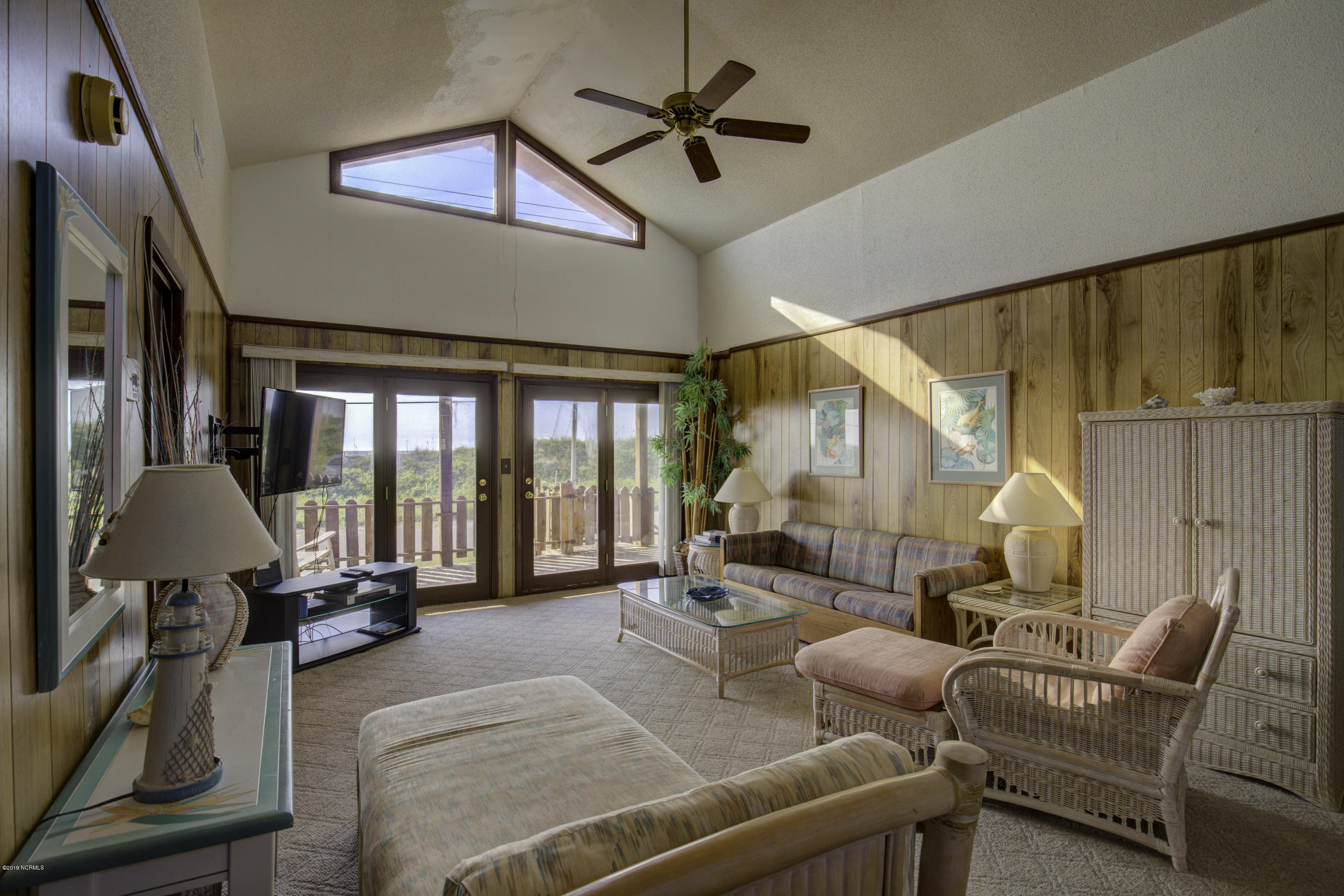 1675 New River Inlet Road North Topsail Beach, NC 28460 - Photo 28 of 32 1675 New River Inlet Road - Interiors_31